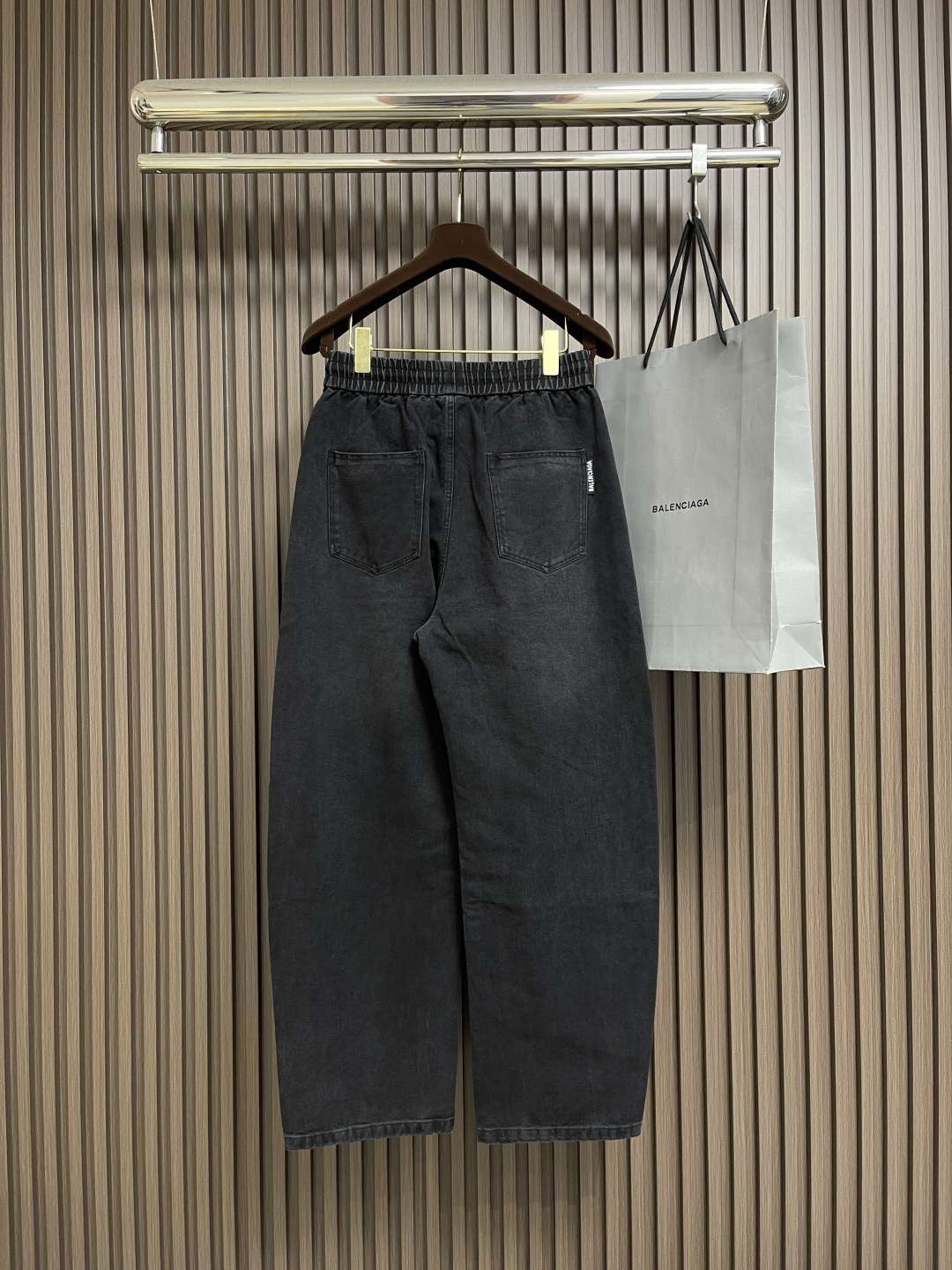 🛒🛒Balenciaga 2025SS早秋新款直筒休闲卫裤，简约时尚新款定制面料，身穿手感舒适 低调不失
