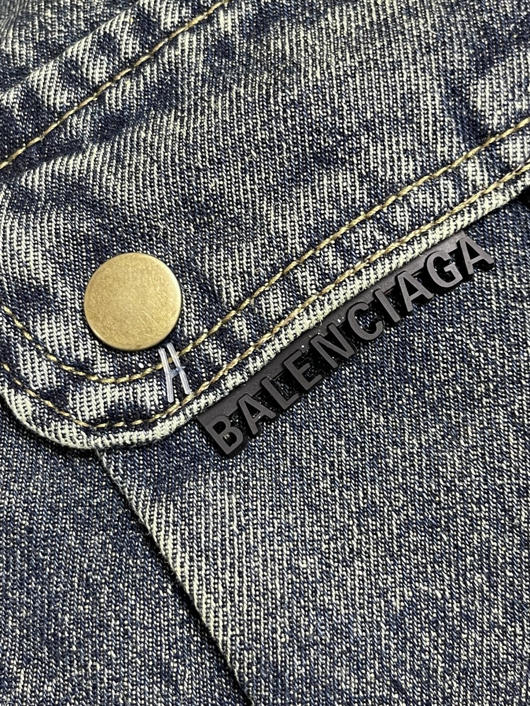 🛒🛒Balenciaga 2025SS早秋新品多袋牛仔裤，进口原版面料，上身舒适，字母图案装饰logo，