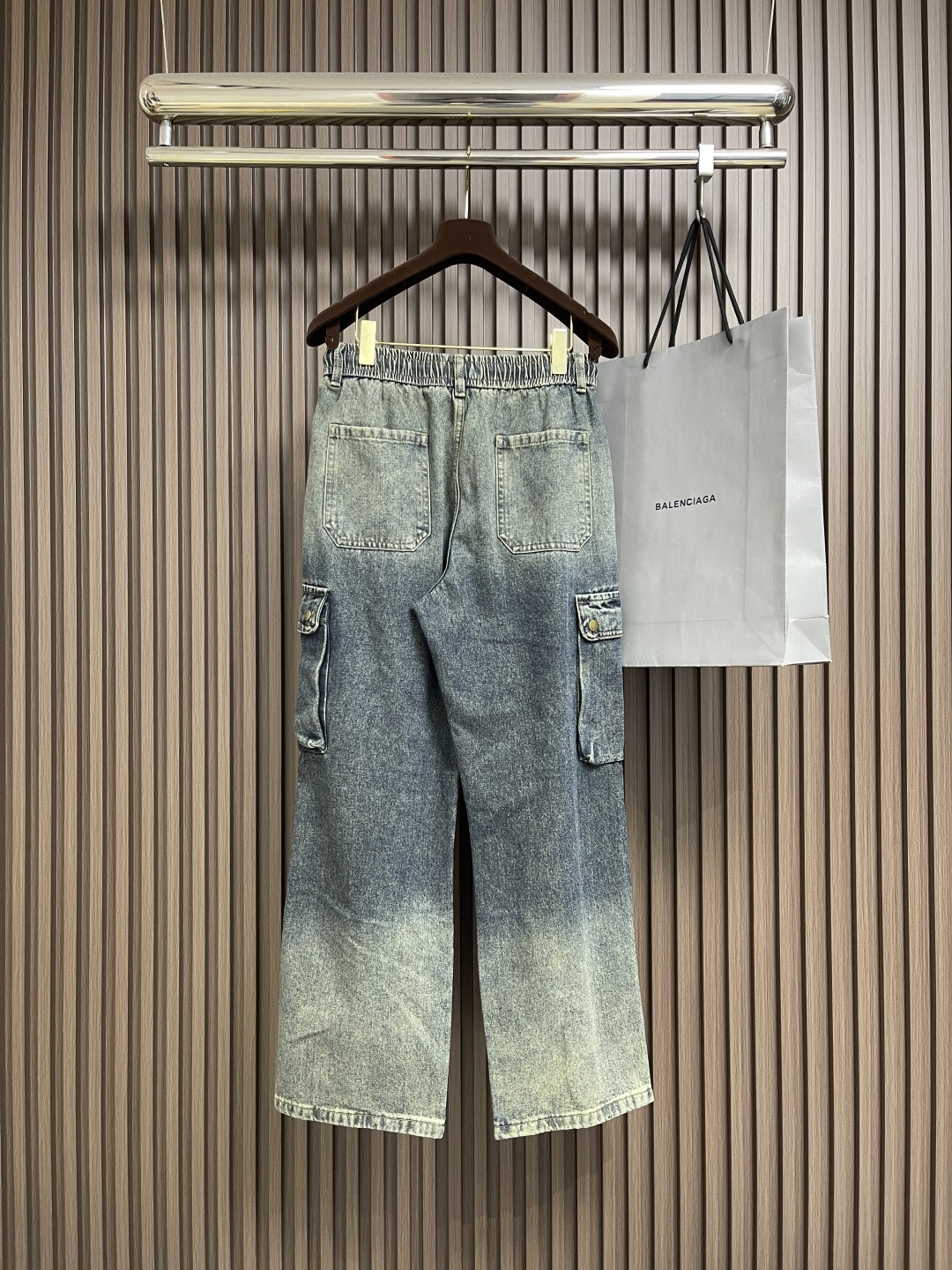 🛒🛒Balenciaga 2025SS早秋新品多袋牛仔裤，进口原版面料，上身舒适，字母图案装饰logo，