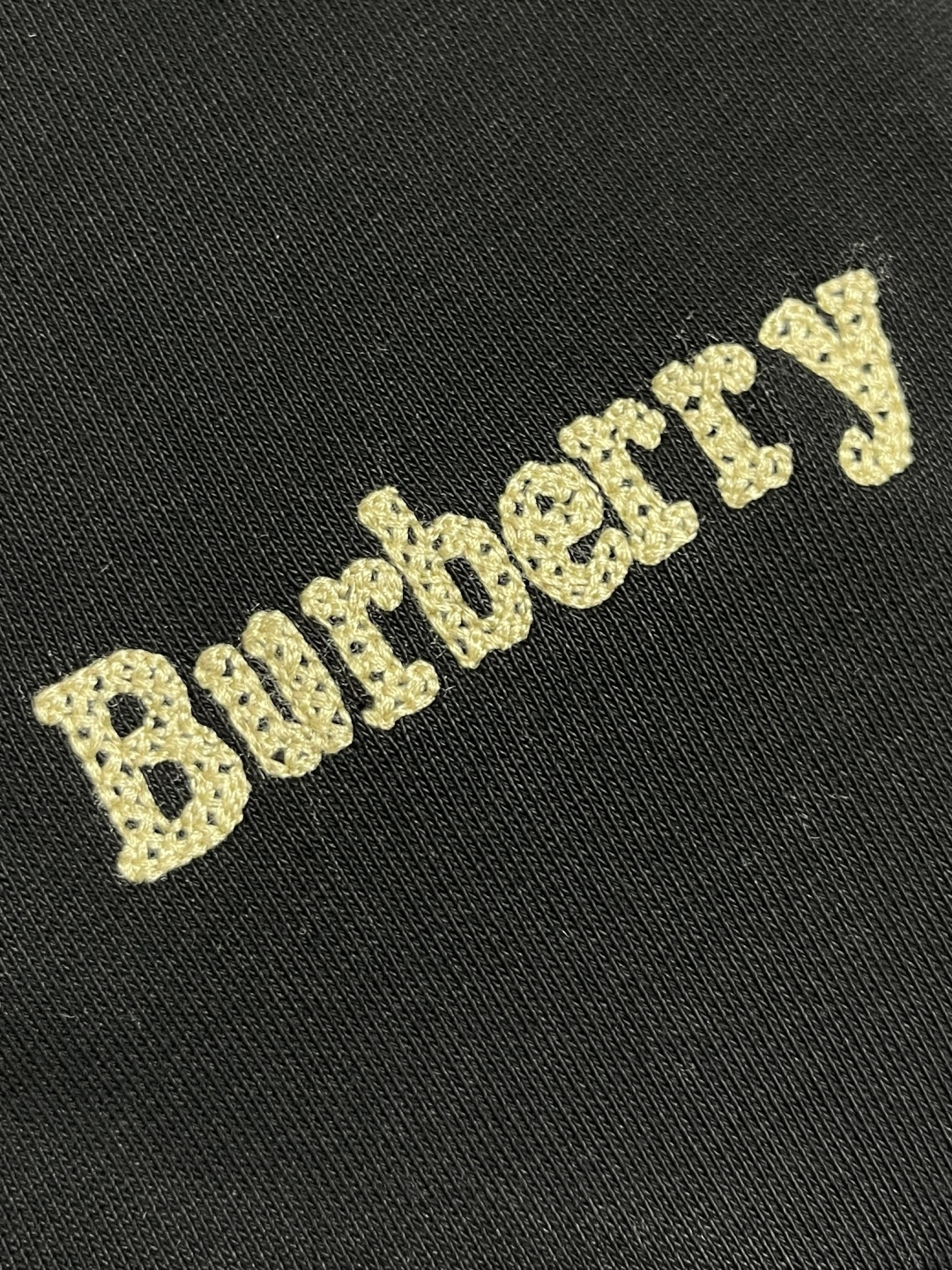 🛒🛒Burberry 2025SS早秋新款休闲裤，采用客供卫裤面料，战马标logo标志彰显品牌特征，腰部