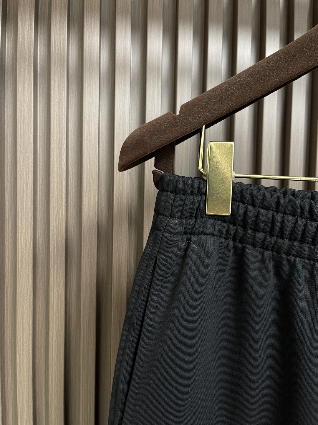 🛒🛒Burberry 2025SS早秋新款休闲裤，采用客供卫裤面料，战马标logo标志彰显品牌特征，腰部