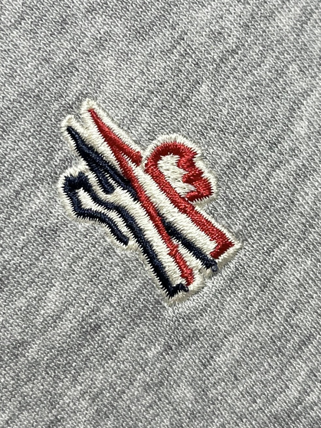 🛒🛒Moncler 2025FW早秋新品束腿卫裤，面料无敌，型款设计都无可挑剔的百搭款卫裤，户外运动都美
