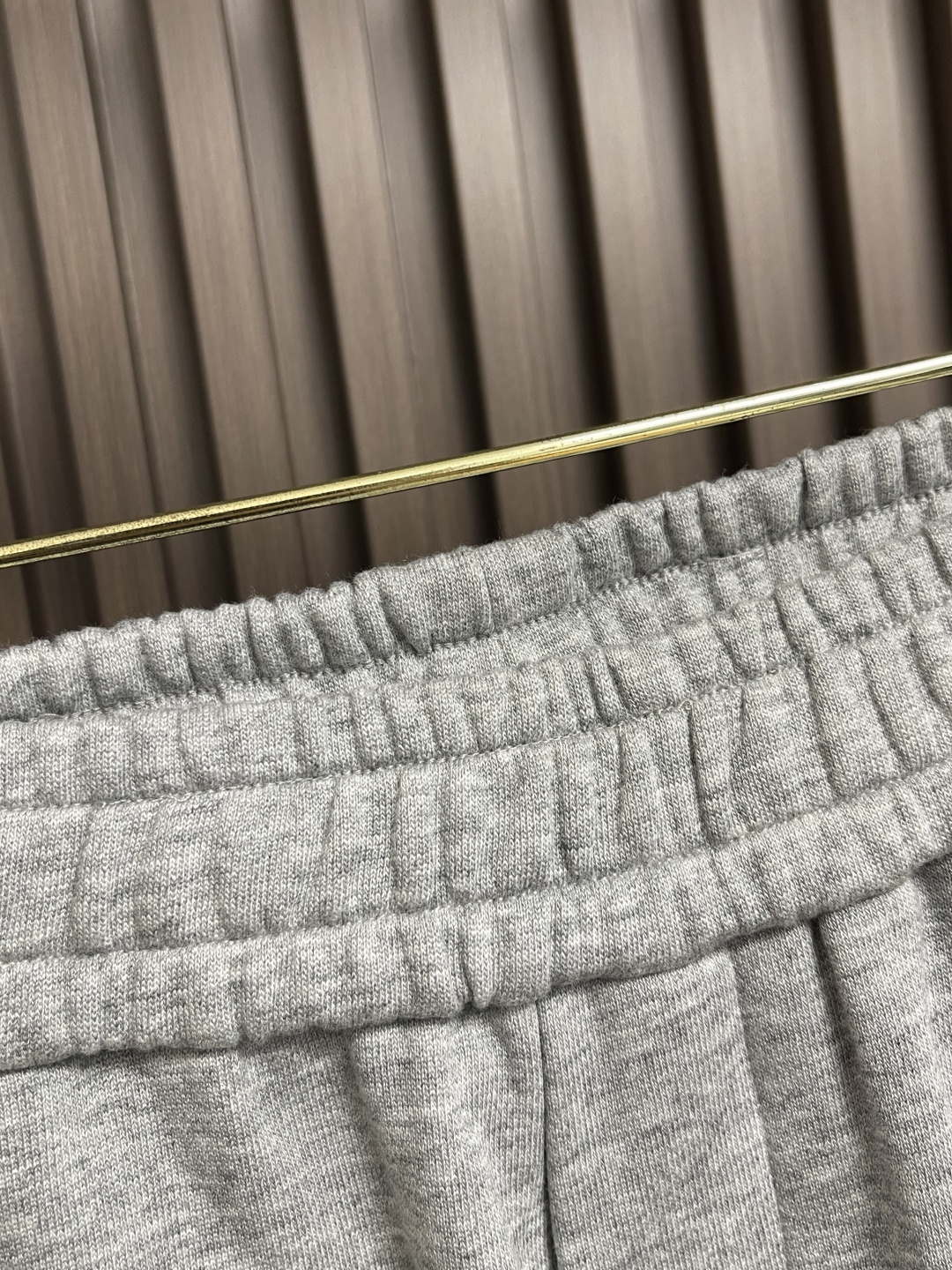 🛒🛒Moncler 2025FW早秋新品束腿卫裤，面料无敌，型款设计都无可挑剔的百搭款卫裤，户外运动都美