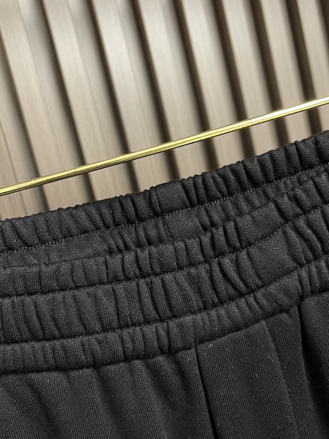 🛒🛒Moncler 2025FW早秋新品束腿卫裤，面料无敌，型款设计都无可挑剔的百搭款卫裤，户外运动都美