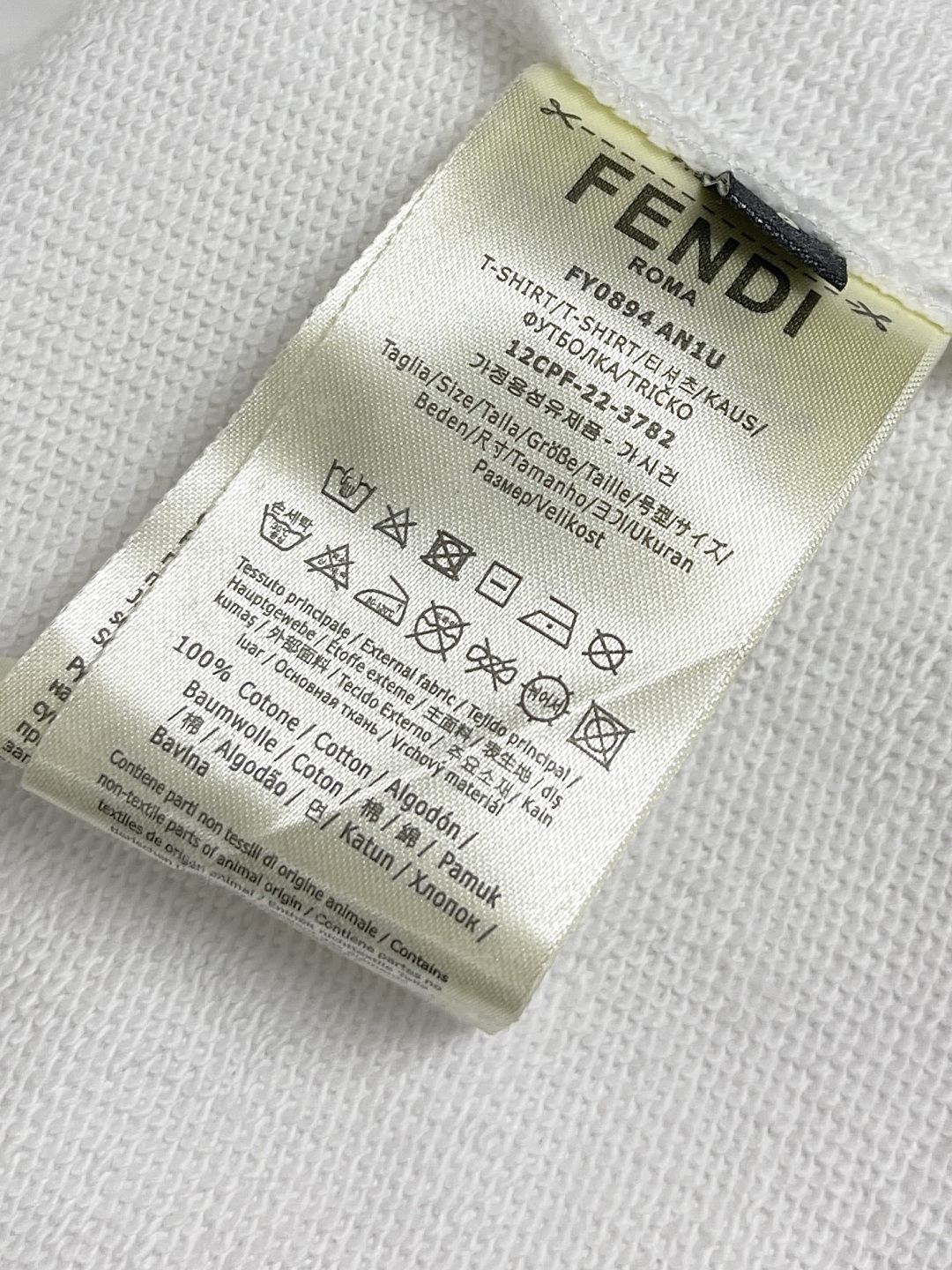 🛒🛒FENDI 棉质刺绣运动连帽卫衣，26S鱼鳞底面料是一种高品质的面料，采用鱼鳞底设计和特定的织造工艺