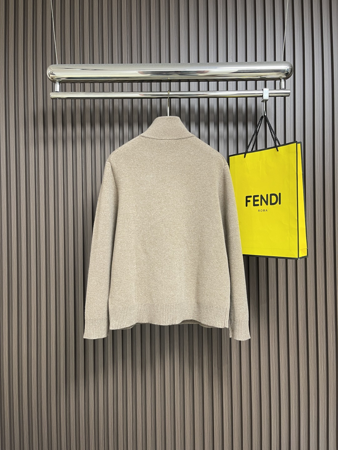 🛒🛒BV 秋冬男士羊毛针织开衫毛衣，客供羊毛混纺面料 拥有优越的透气性与保暖性，即便是贴身穿着也不会有扎