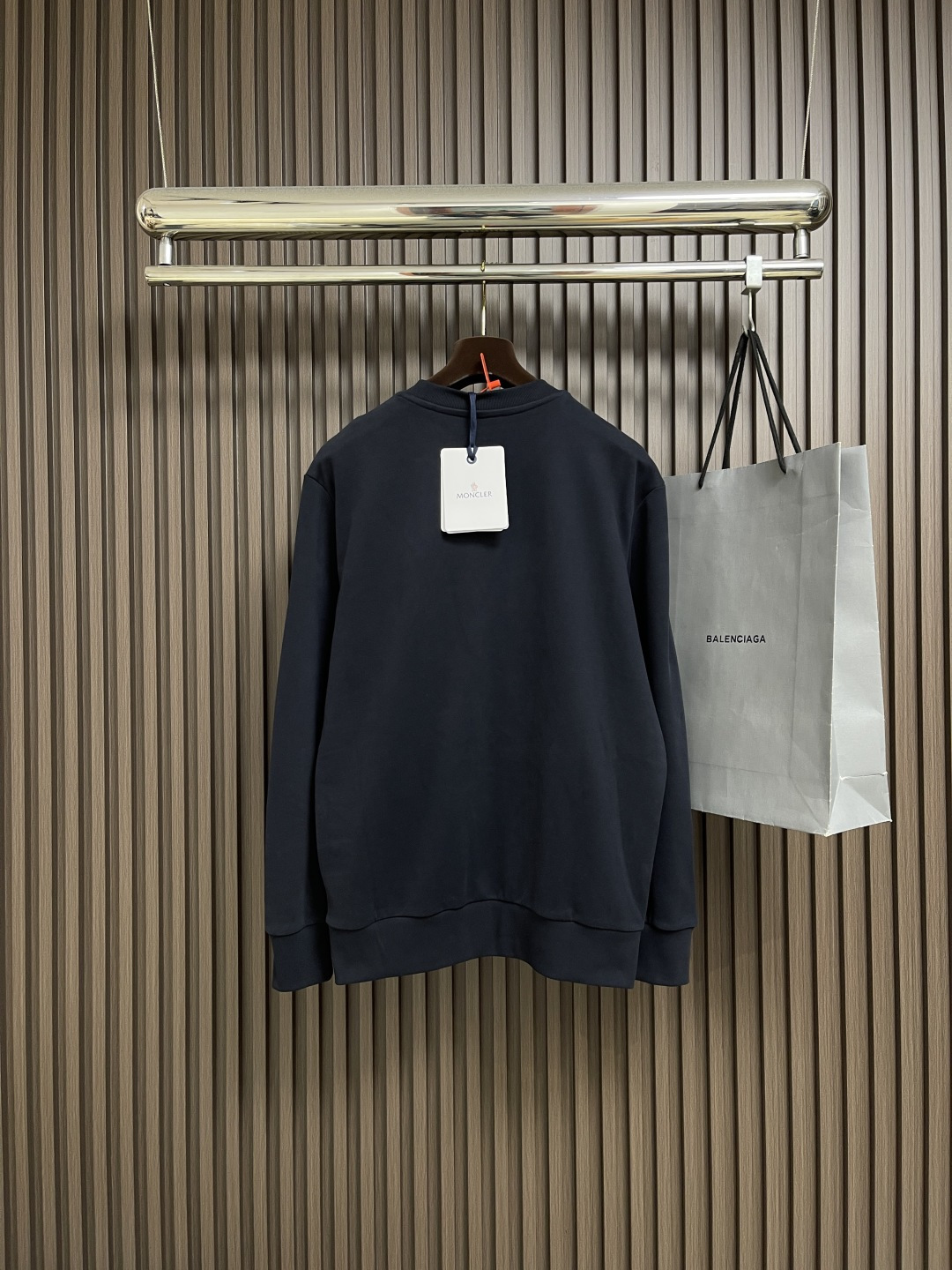 🛒🛒Moncler 海军蓝牛仔口袋袖标圆领卫衣，定制臻棉柔绒以及云纱水磨牛仔布 质感卓越 舒适贴肤 以浓