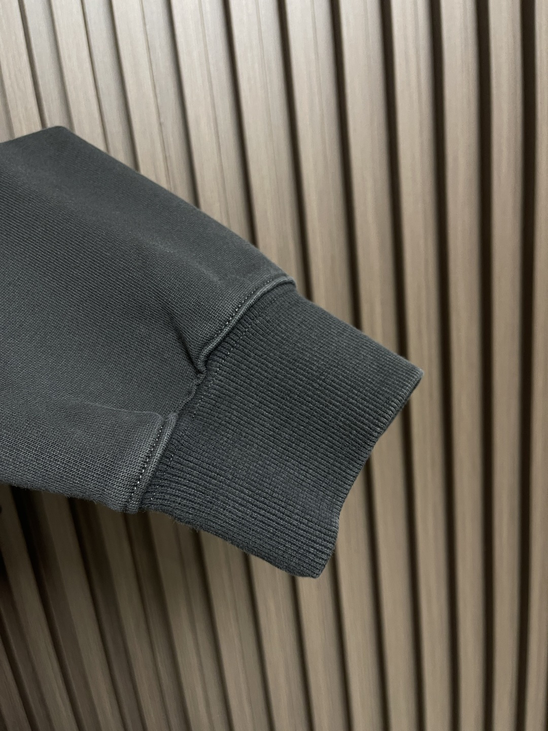 🛒🛒Dior Heritage人像印花套头圆领卫衣，定制定染黯雅双股棉质绒感料 质感卓越 舒适贴肤 以深