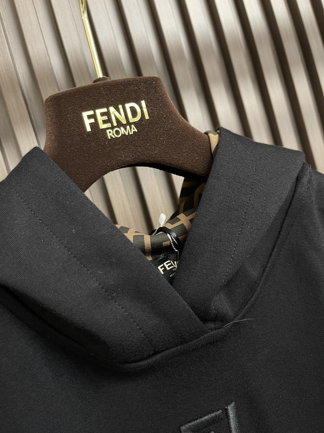 🛒🛒Fendi 内衬FF连帽卫衣，尼龙水性渗透印花是一种特殊的印花技术，其主要特点在于使用水性墨水在尼龙