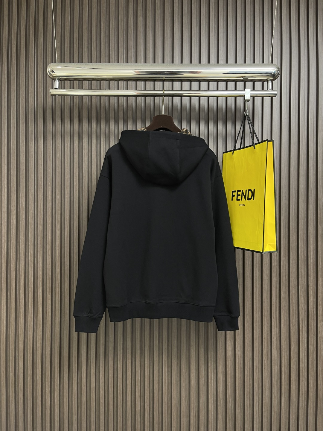 🛒🛒Fendi 内衬FF连帽卫衣，尼龙水性渗透印花是一种特殊的印花技术，其主要特点在于使用水性墨水在尼龙