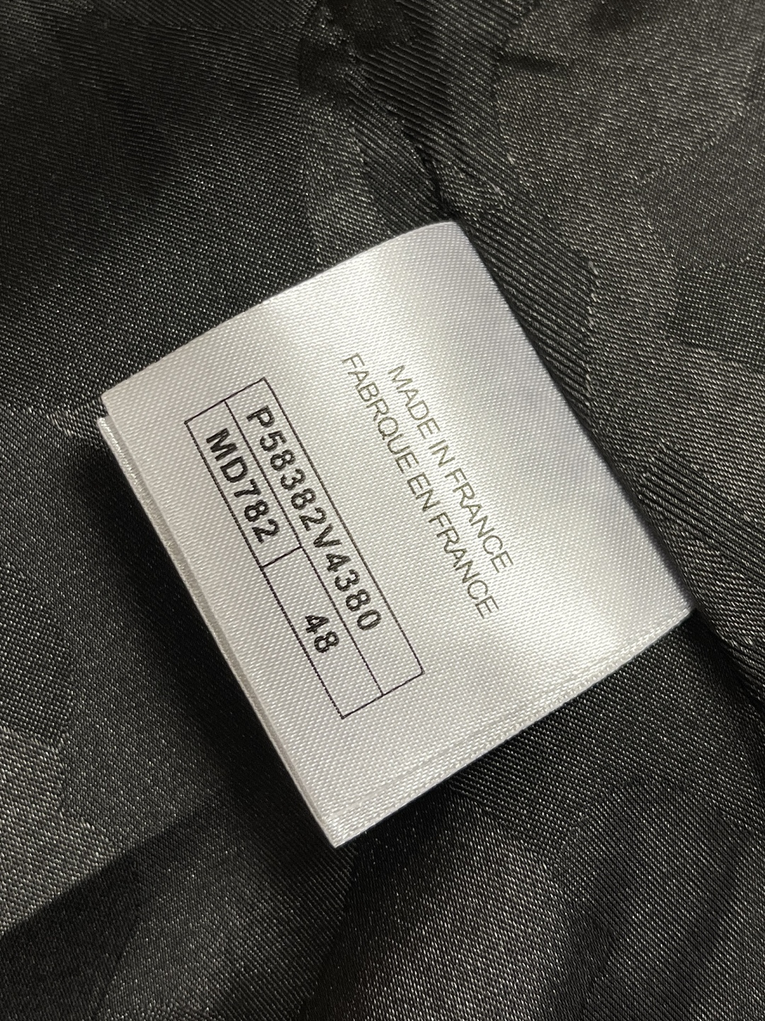 🛒🛒Chanel 格纹单排扣夹克，定制精纺羊毛融亮纱格纹雅致料 以及标识 Logo 人丝提花里布 质感卓