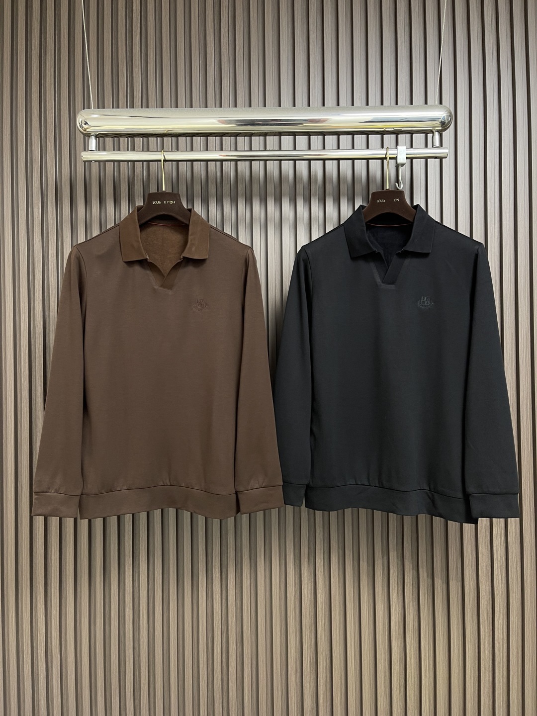 🛒🛒lP🆕 LoroPiana V翻领口男士针织长袖POLO衫 品质控推荐 经典百搭 不挑人 年年爆款