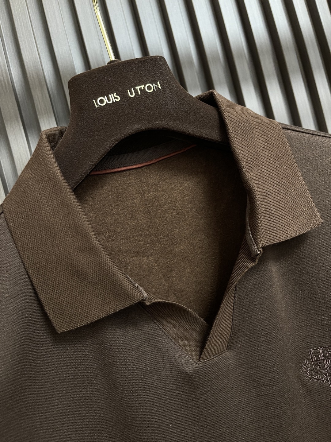 🛒🛒lP🆕 LoroPiana V翻领口男士针织长袖POLO衫 品质控推荐 经典百搭 不挑人 年年爆款