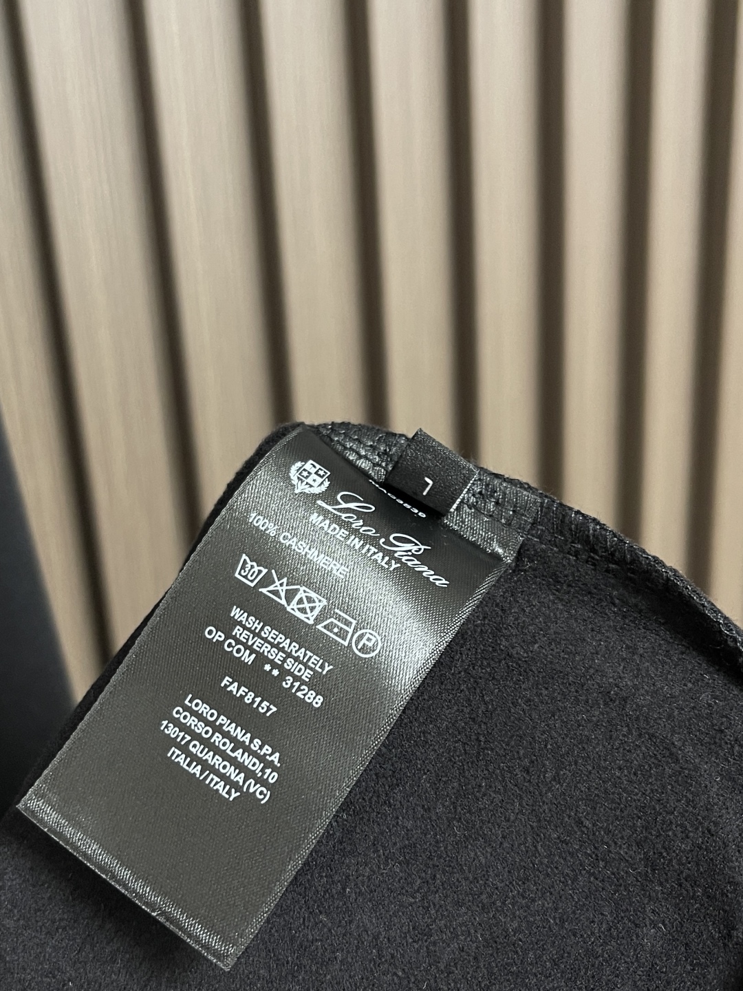 🛒🛒lP🆕 LoroPiana V翻领口男士针织长袖POLO衫 品质控推荐 经典百搭 不挑人 年年爆款 