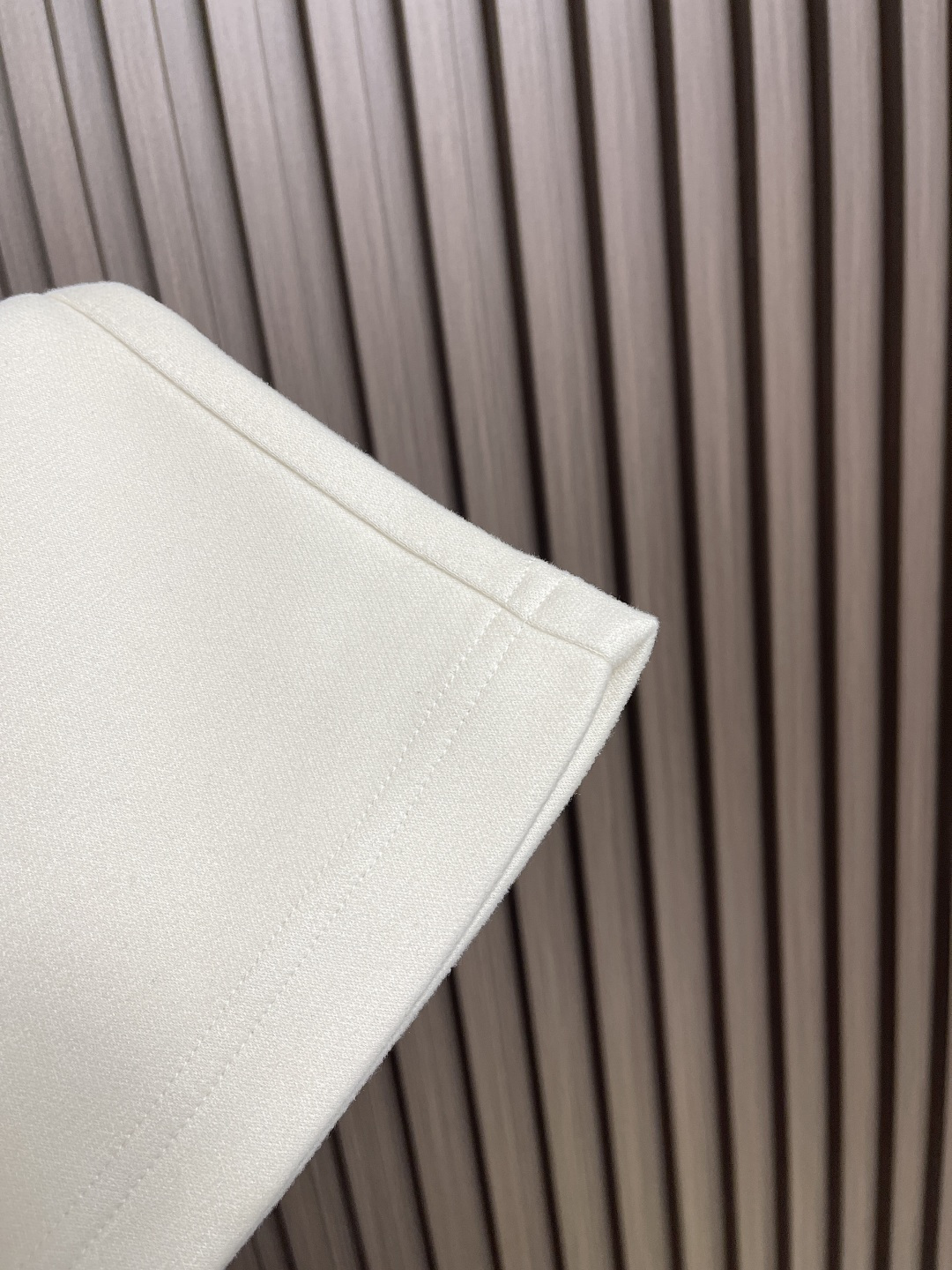 🛒🛒ZEGNA 直筒休闲长裤，采用混纺面料，细看纹理细腻得不像话，垂坠感恰到好处，走路带风又不贴腿，藏肉