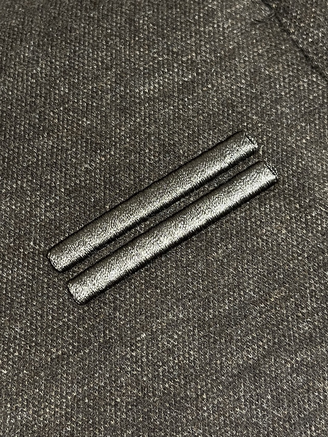 🛒🛒ZEGNA 直筒休闲长裤，采用混纺面料，细看纹理细腻得不像话，垂坠感恰到好处，走路带风又不贴腿，藏肉