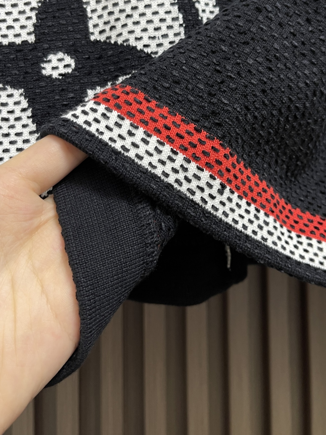 🛒🛒LV x Nigo 波点图案针织外套，采用YB定制进口纯棉面料，亲肤性极佳贴身穿也毫无负担，带来极致