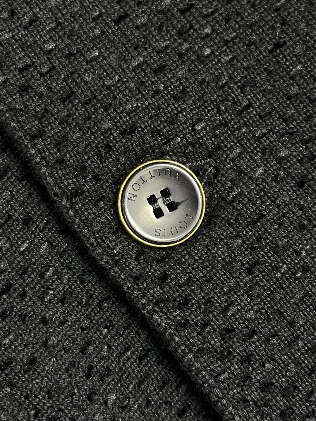 🛒🛒LV x Nigo 波点图案针织外套，采用YB定制进口纯棉面料，亲肤性极佳贴身穿也毫无负担，带来极致