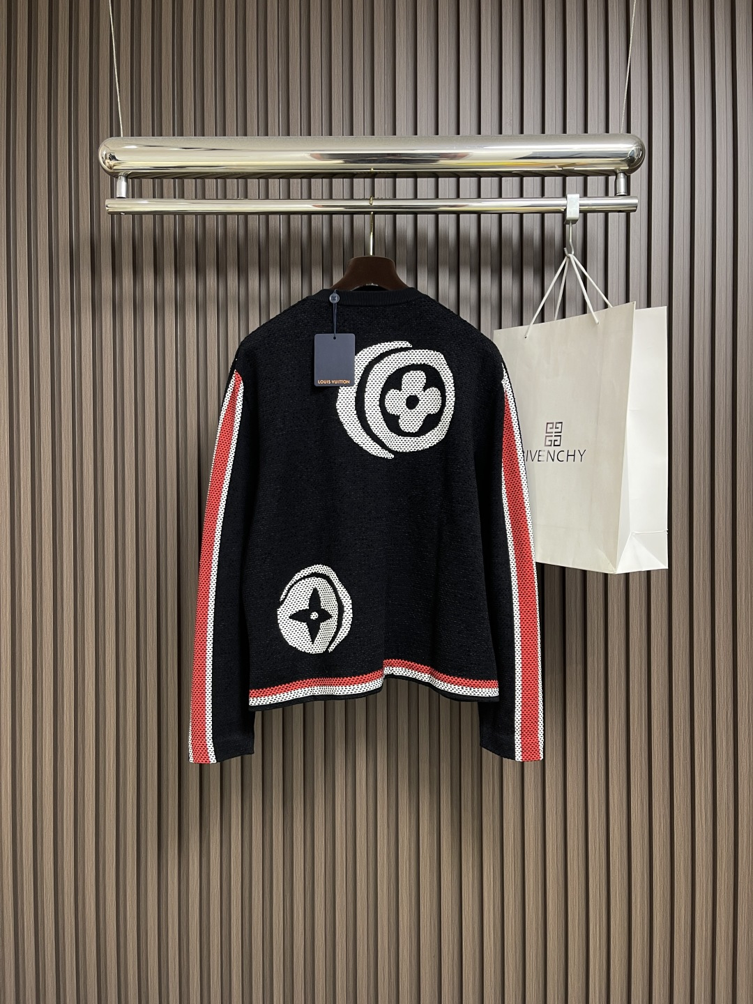 🛒🛒LV x Nigo 波点图案针织外套，采用YB定制进口纯棉面料，亲肤性极佳贴身穿也毫无负担，带来极致