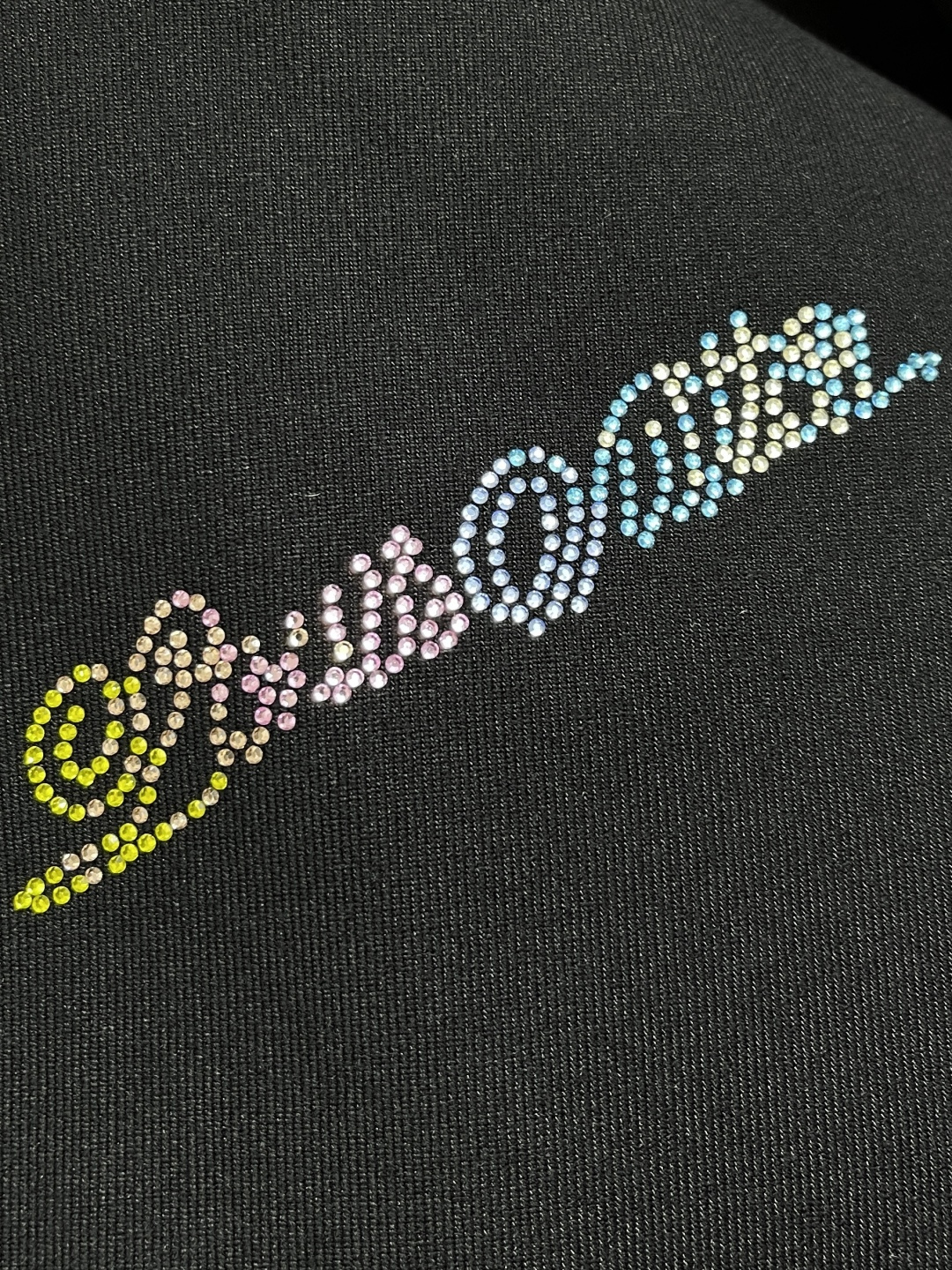 🛒🛒LV 2025SS四叶草彩钻烫钻棒球夹克，定制羊毛混纺新疆长绒棉面料，领口螺纹采用紧密1x1同缸定染