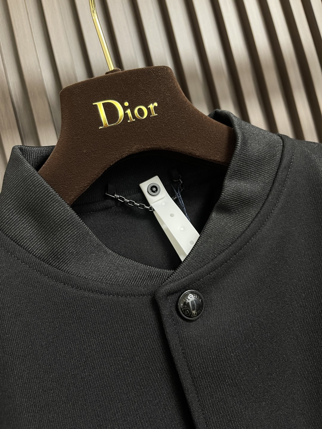 🛒🛒LV 2025SS四叶草彩钻烫钻棒球夹克，定制羊毛混纺新疆长绒棉面料，领口螺纹采用紧密1x1同缸定染