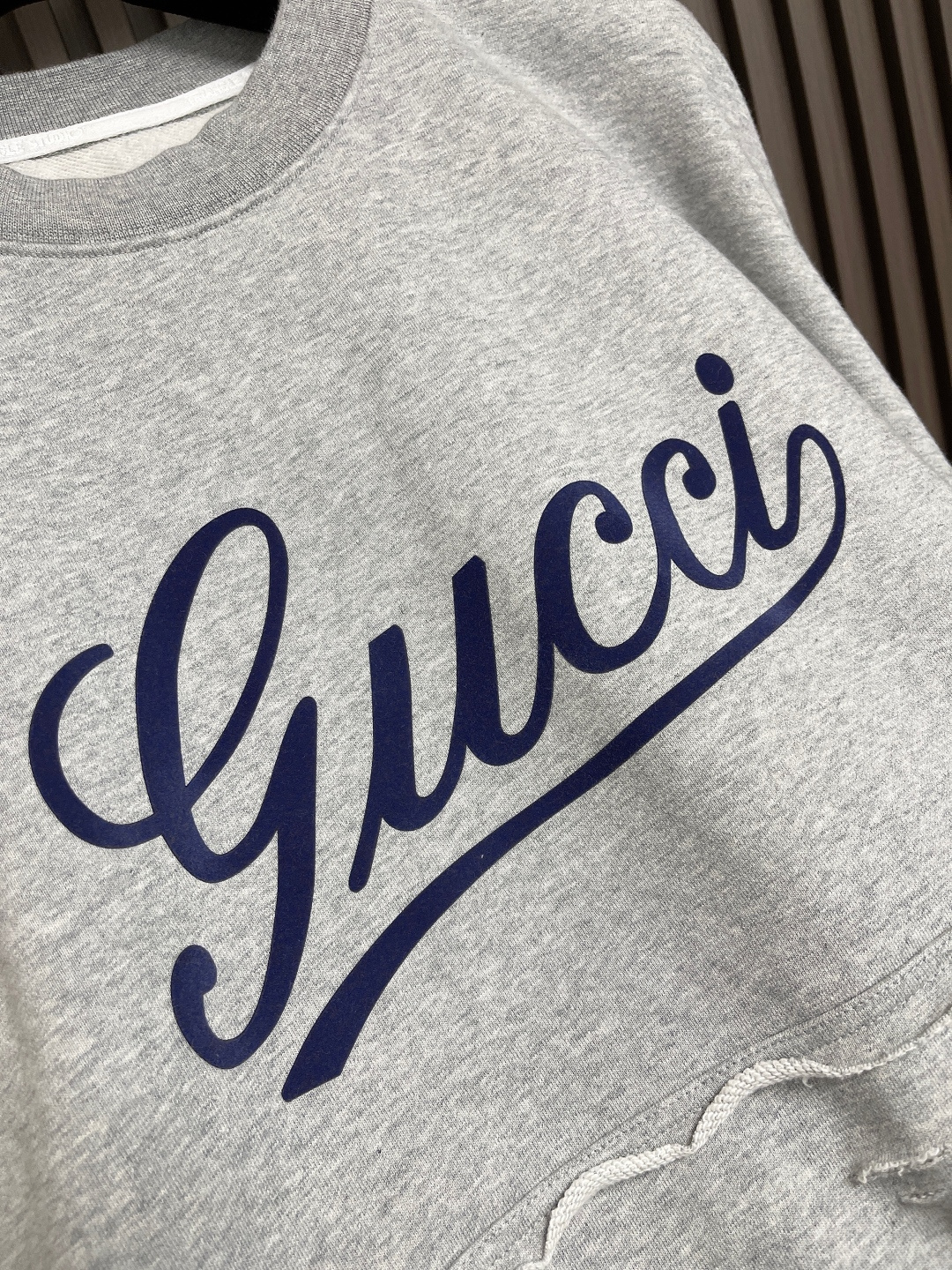 🛒🛒Gucci 印花logo标识字母圆领卫衣，该款面料手感偏柔软，上身舒宽不贴身，胸前提花logo设计，