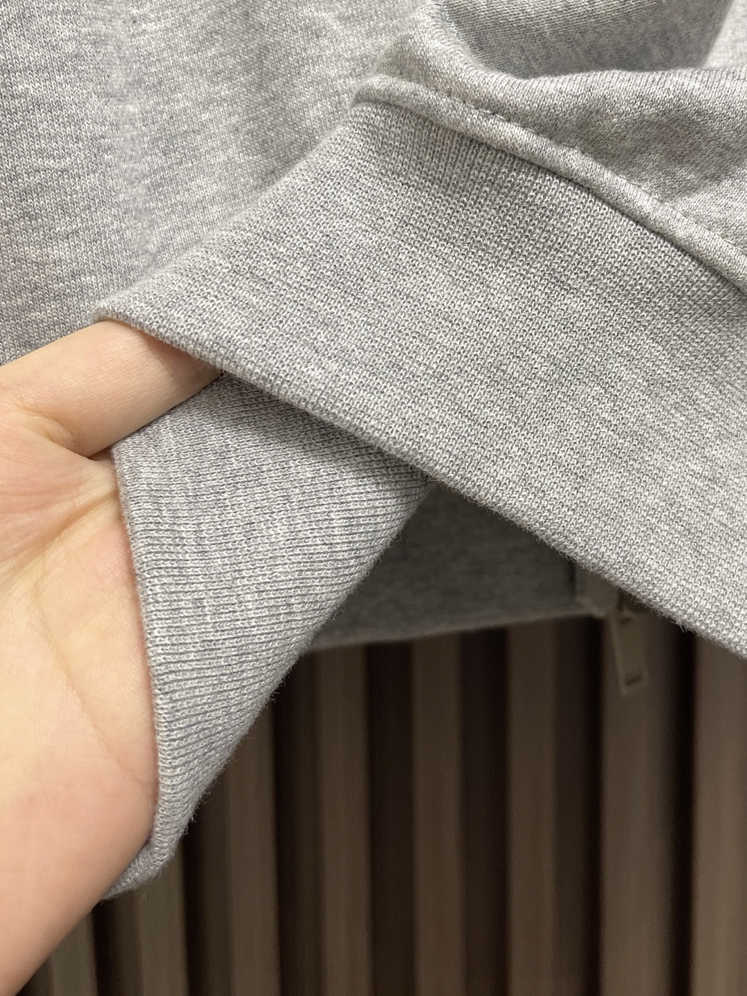 🛒🛒Gucci 印花logo标识字母拉链连帽卫衣，该款面料手感偏柔软，上身舒宽不贴身，后背提花logo设