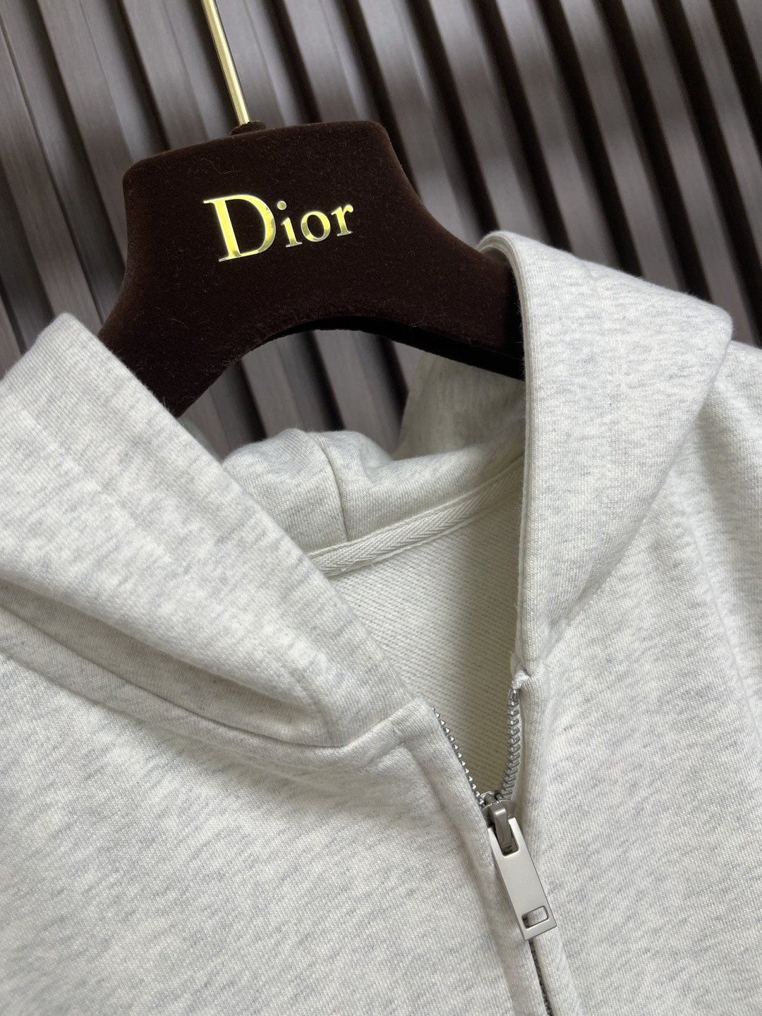 🛒🛒CHANEL 2025SS早秋新款简约标识涂鸦系列极简字母印花拉链连帽卫衣，32支双单品。股面料克重