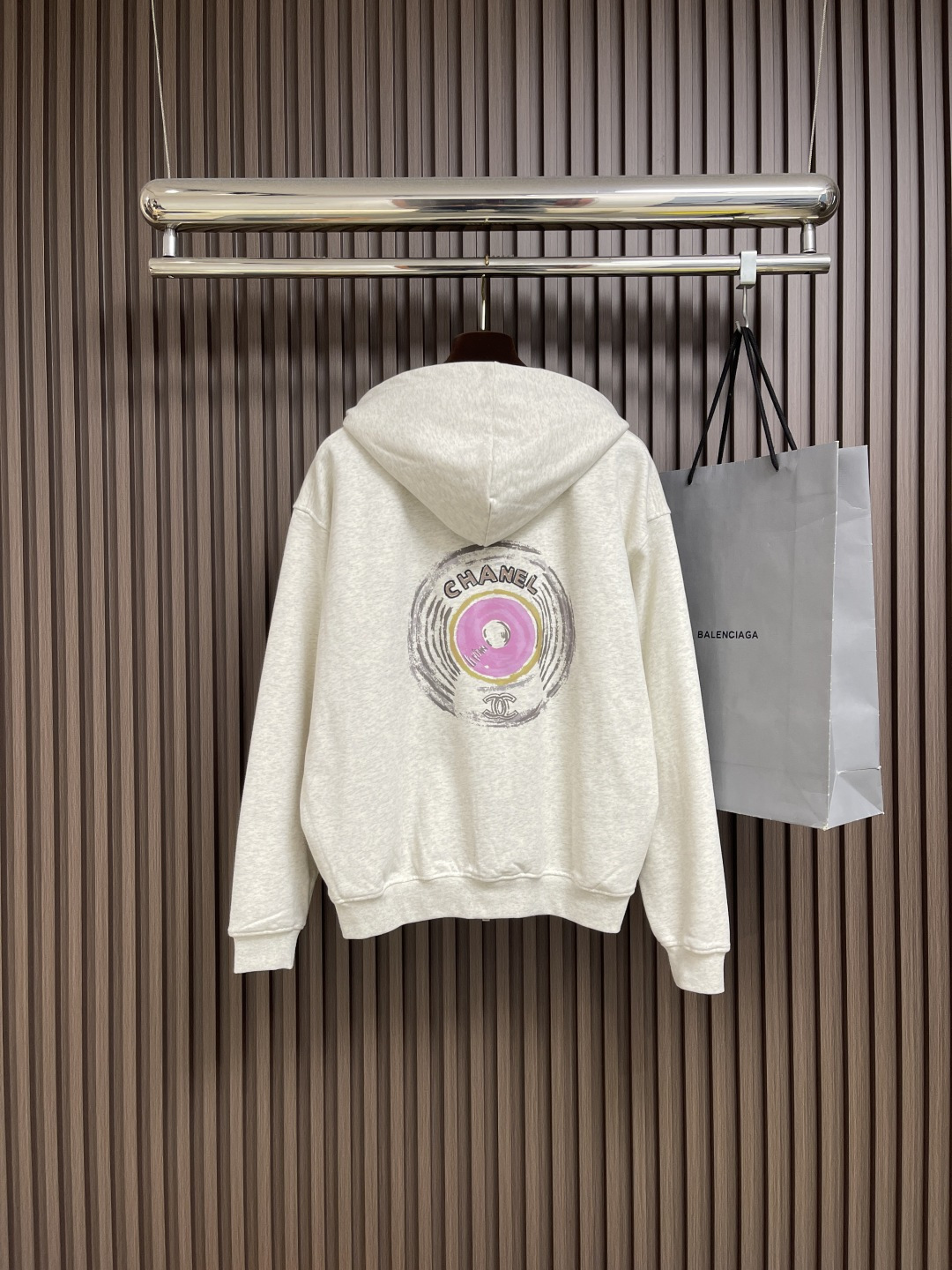 🛒🛒CHANEL 2025SS早秋新款简约标识涂鸦系列极简字母印花拉链连帽卫衣，32支双单品。股面料克重