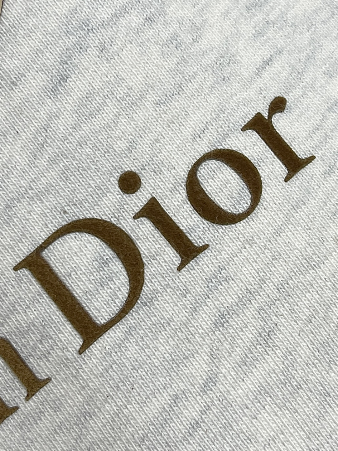 🛒🛒Dior 2025ss字母印花拉链连帽卫衣，棉质起绒鱼鳞底面料、联名系列标志印花、连帽卫衣版型、正面