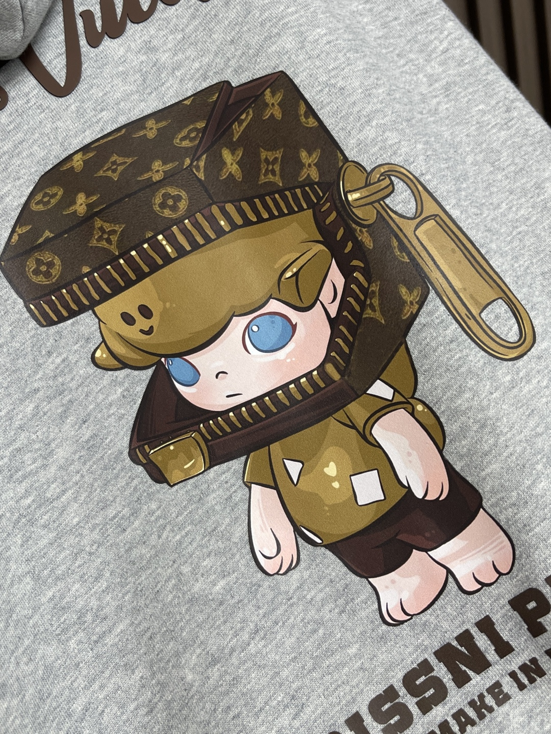 🛒🛒LV 2025SS早秋新款后背卡通印花拉链连帽卫衣，面料采用26s双纱面和10s鱼鳞底面料，搭配38