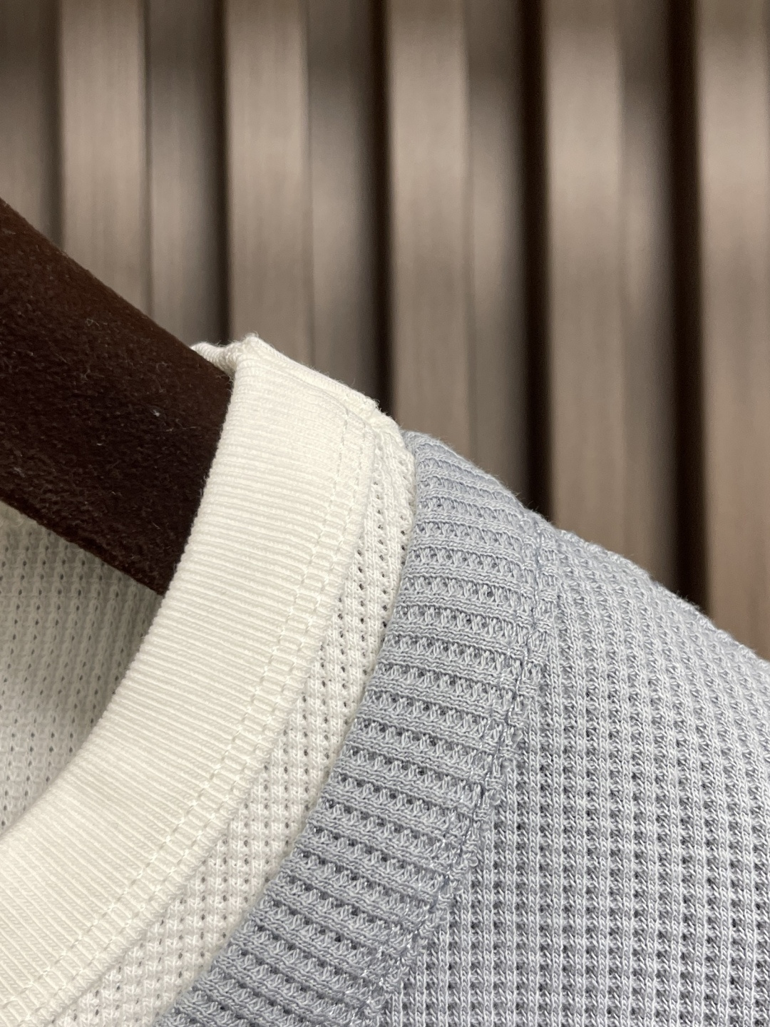 🛒🛒MM6 结构型几何剪裁拼接设计套头卫衣 极简风 没有LOGO的堆砌 穿着更注重自我感受为主的设计 修