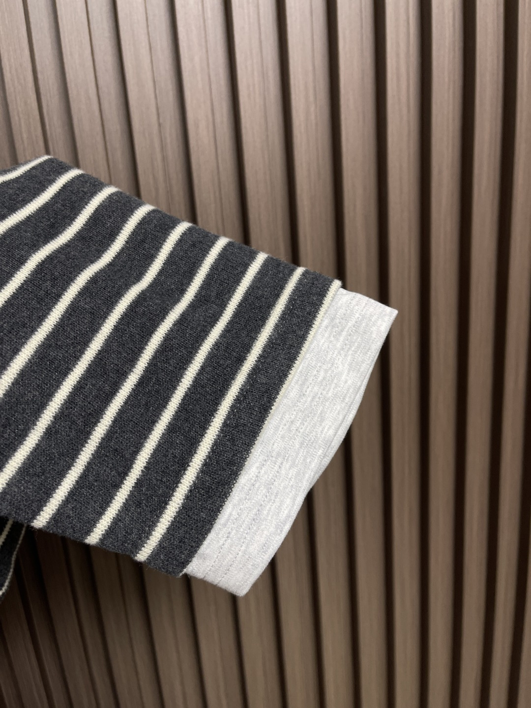 🛒🛒MiuMiu 2025SS 徽标logo条纹长袖T恤，定织60支双股纱线：采用60S 200G高支数