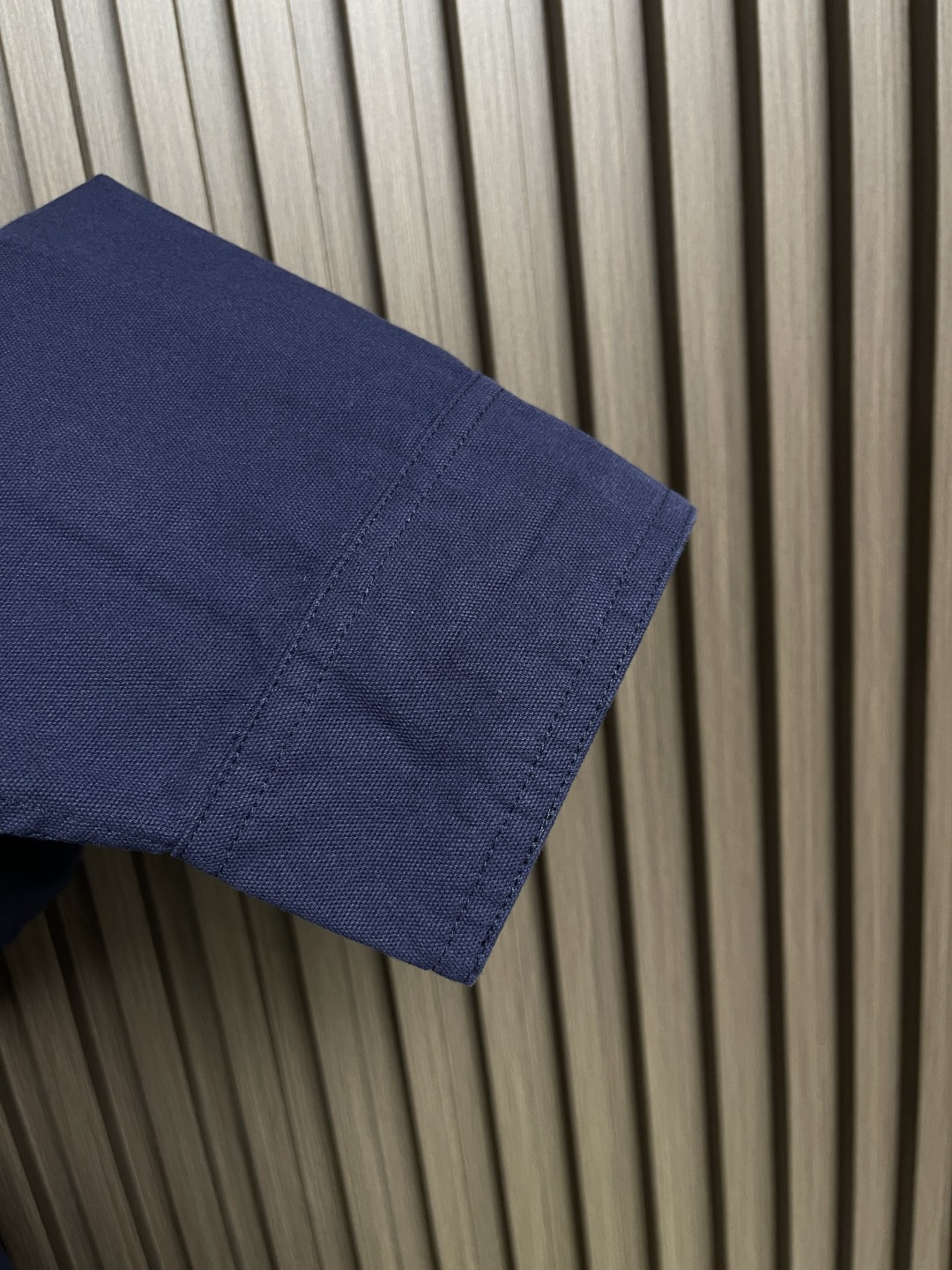 🛒🛒Dior LEWISHLTON联名刺绣长袖衬衫，定制定染灰蓝古法纯棉料 质感卓越 舒适贴肤 灰蓝之境