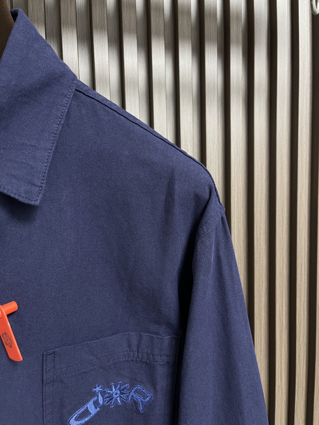 🛒🛒Dior LEWISHLTON联名刺绣长袖衬衫，定制定染灰蓝古法纯棉料 质感卓越 舒适贴肤 灰蓝之境