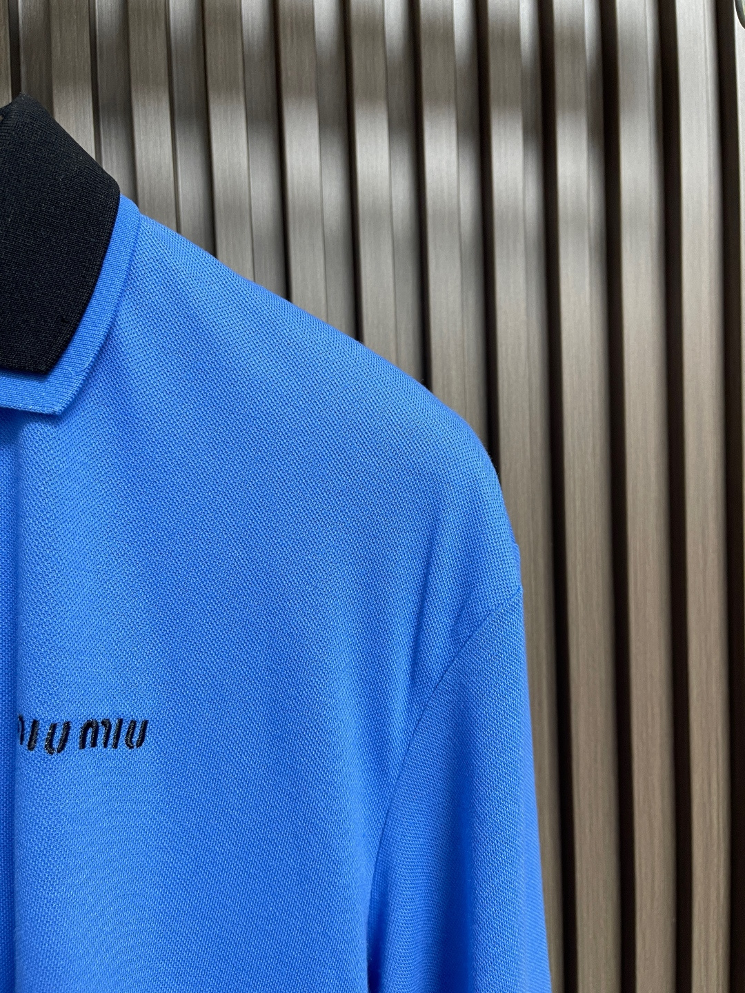 🛒🛒MIUMIU 东京PoPuP限定蓝拼翻领长袖POLO，拆解原版面料定向开发原版一致240克全棉精梳珠