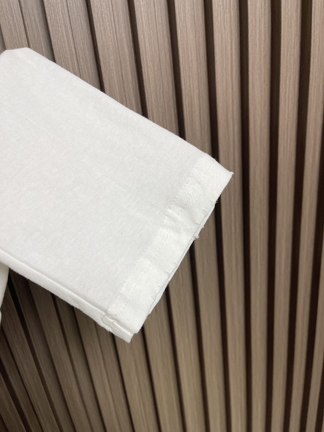 🛒🛒Acne Studios 字母印花做旧长袖T恤衫，此款长袖T恤采用休闲版型，中性风格，衣长及臀。饰有