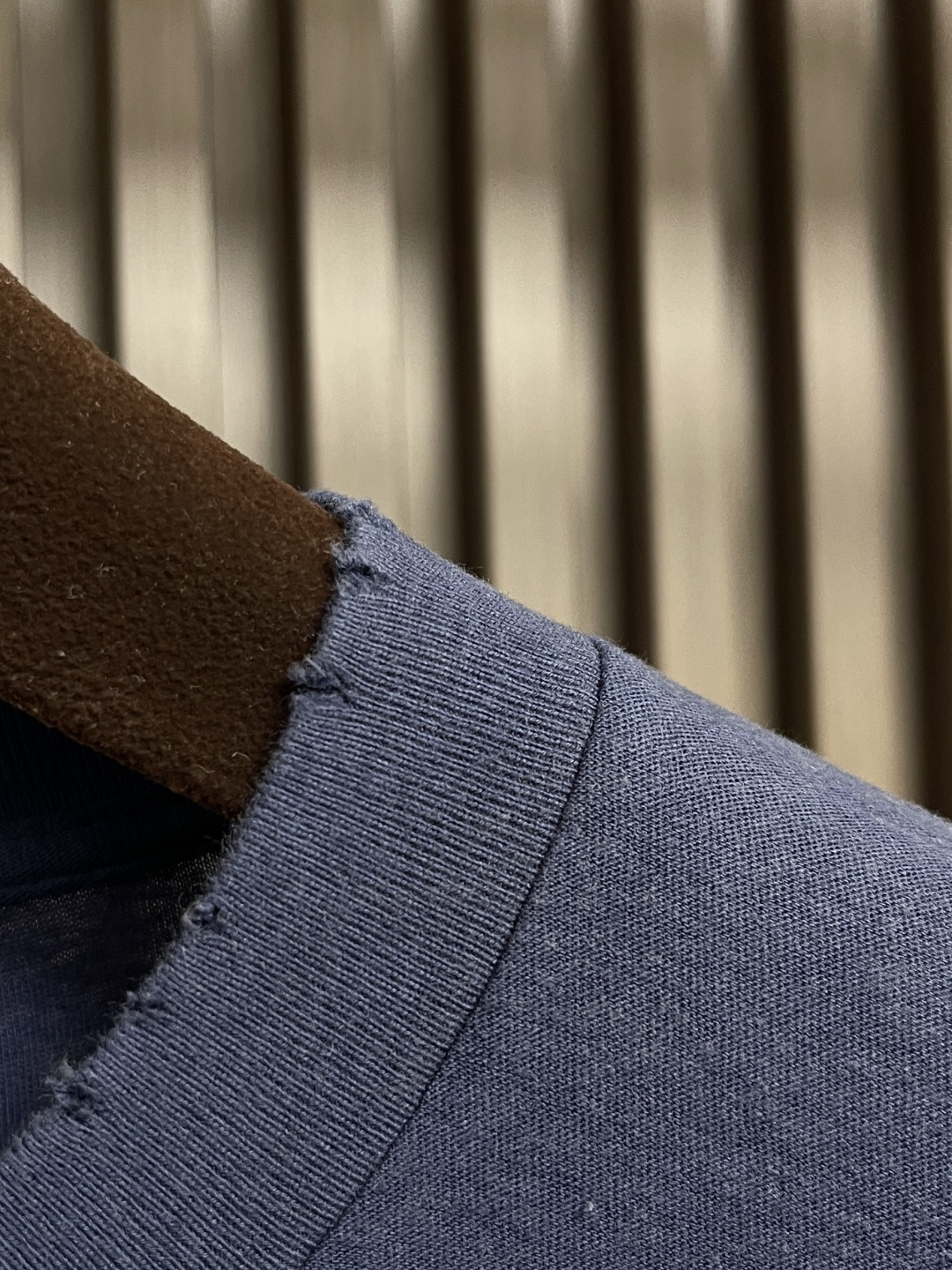 🛒🛒Acne Studios 字母印花做旧长袖T恤衫，此款长袖T恤采用休闲版型，中性风格，衣长及臀。饰有