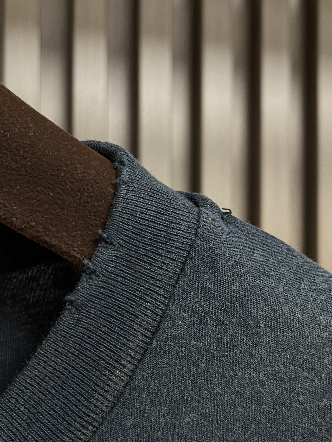 🛒🛒Acne Studios 字母印花做旧长袖T恤衫，此款长袖T恤采用休闲版型，中性风格，衣长及臀。饰有