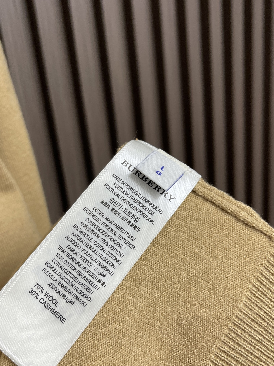 🛒🛒Burberry 战马小标刺绣POLO领针织毛衣，此款POLO领针织衫，选用轻盈纯羊毛平织面料打造。