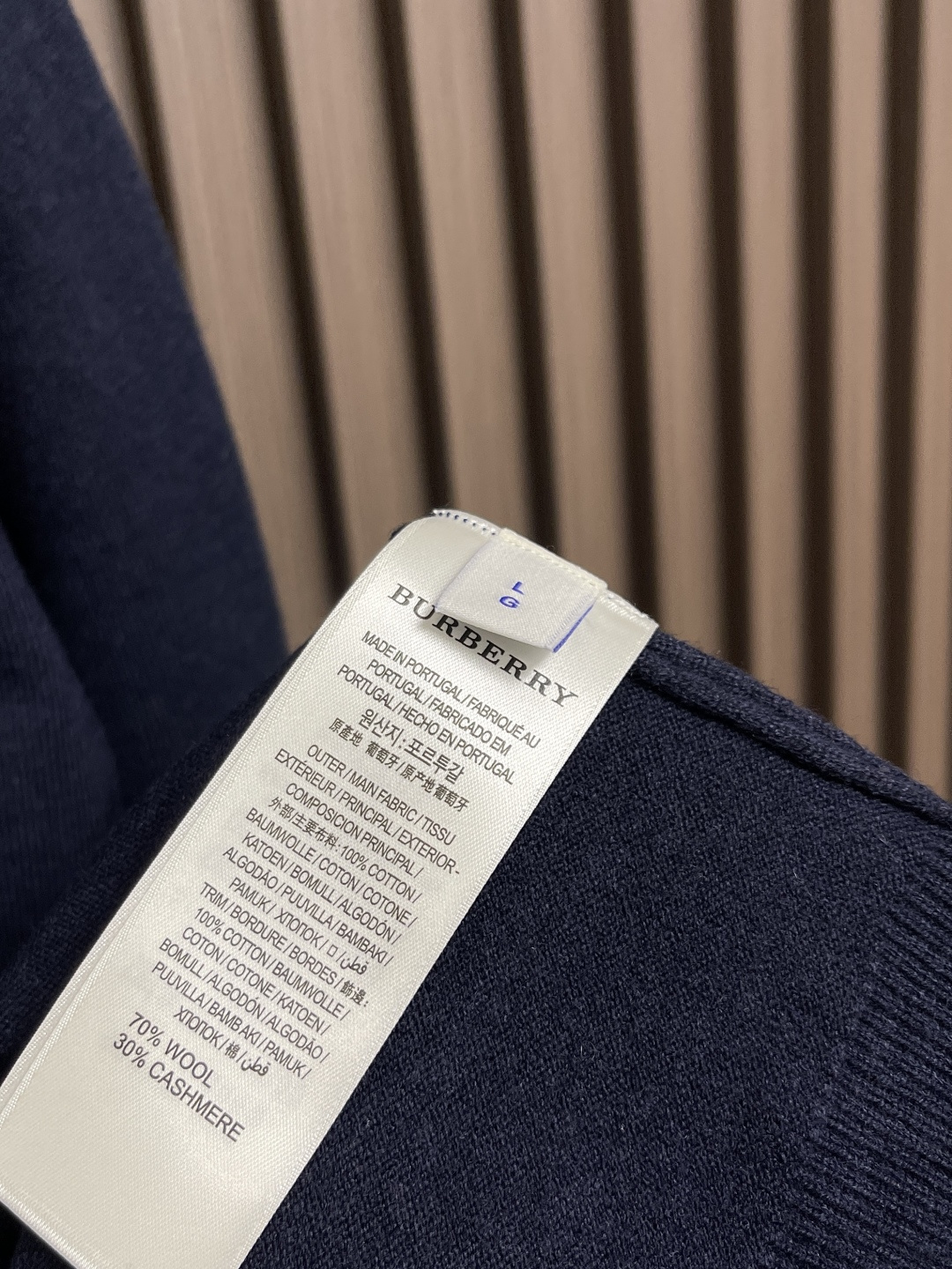 🛒🛒Burberry 战马小标刺绣POLO领针织毛衣，此款POLO领针织衫，选用轻盈纯羊毛平织面料打造。