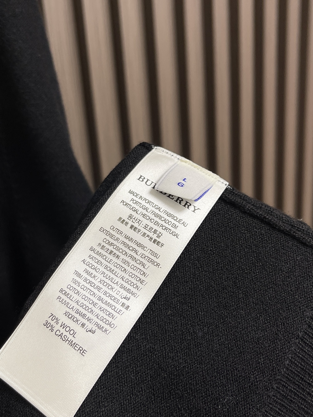🛒🛒Burberry 战马小标刺绣POLO领针织毛衣，此款POLO领针织衫，选用轻盈纯羊毛平织面料打造。