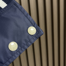 🛒🛒Celine 2025FW早秋新品学院风棒球服,前胸的巨型白色 🛒🛒Celine 2025FW早秋新品学院风棒球服,前胸的巨型白色