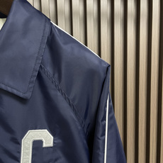 🛒🛒Celine 2025FW早秋新品学院风棒球服,前胸的巨型白色 🛒🛒Celine 2025FW早秋新品学院风棒球服,前胸的巨型白色