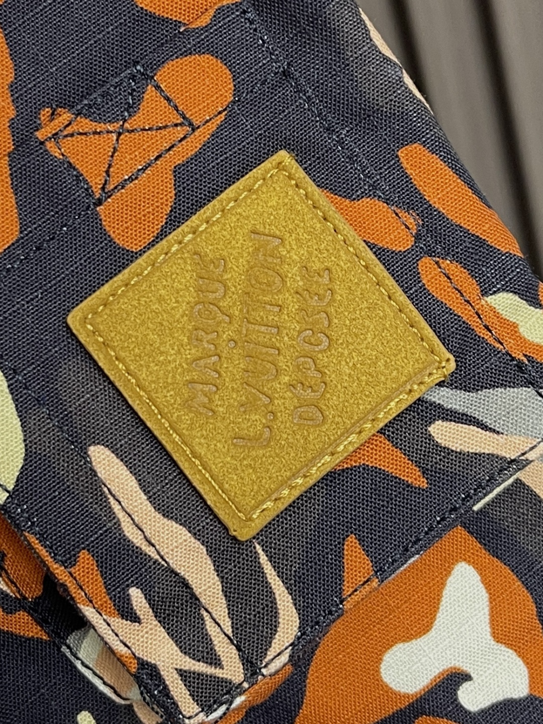 🛒🛒LV 2025FW早秋新品风琴袋迷彩工装长裤，本款都市工装裤为 LV Camo 图案含蓄融入Mono