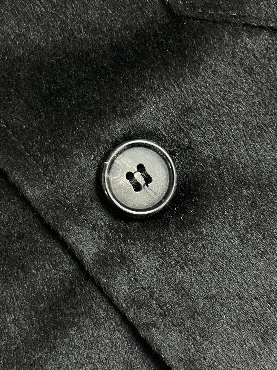 🛒🛒Zegna 2025SS秋冬新款长袖衬衫，胸前对称的大口袋，是工装风格的轻量表达。宽松却不垮塌的剪裁