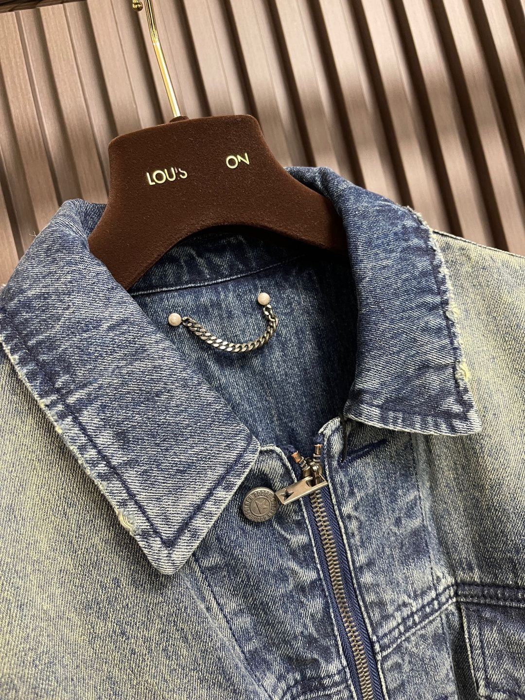 🛒🛒Golden Goose GGDB 易烊千玺同款可拆袖男女同款牛仔外套，裁片采用激光烧花工艺精准切割