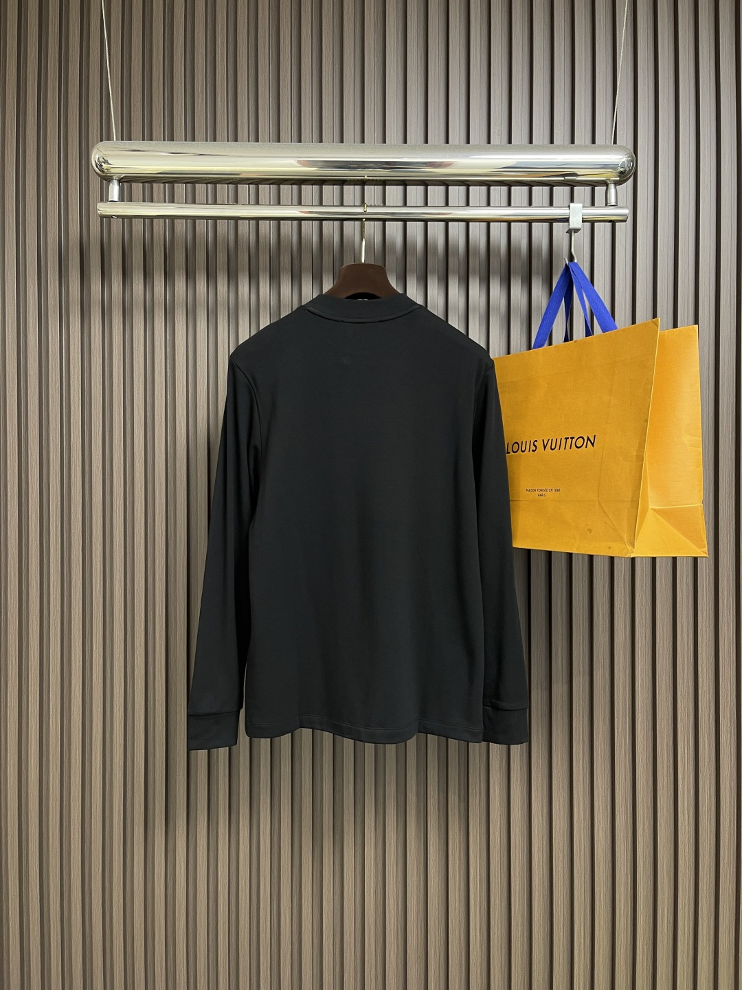 🛒🛒LV 2025fw立体标识刺绣logo长袖t恤，定制260g全棉双纱紧密爽滑面料，布面干净，布纹清晰