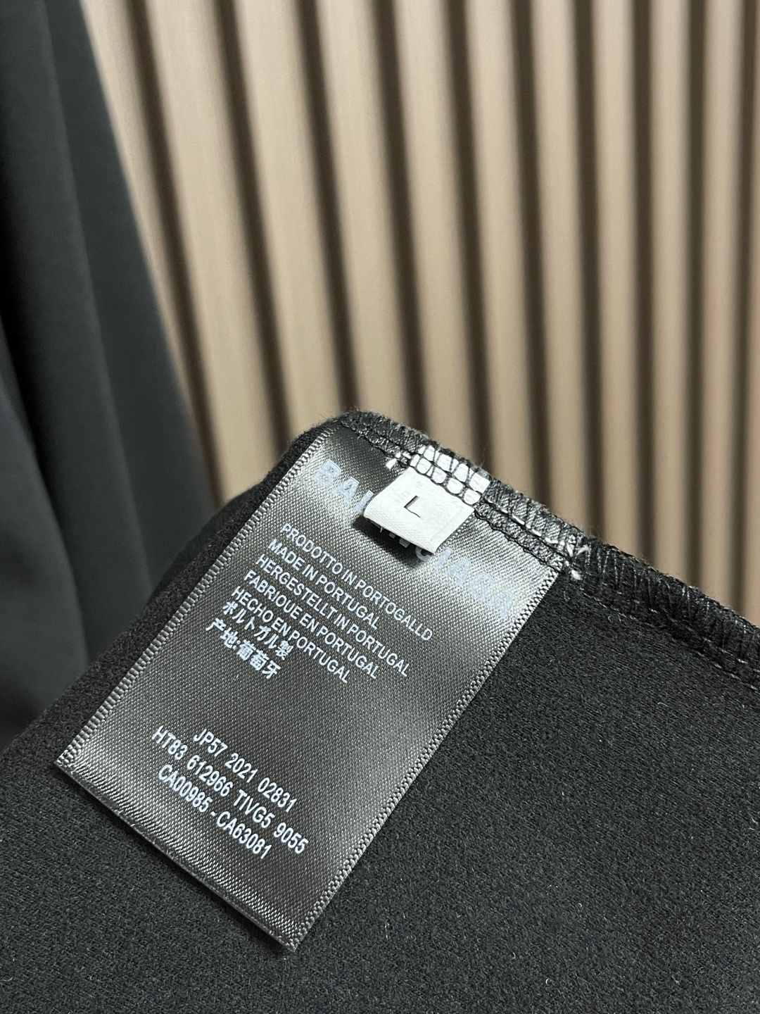 🛒🛒Balenciaga 刺绣logo标识长袖T恤，采用100％定织定染纯棉面料 手感柔软舒适 运用万针