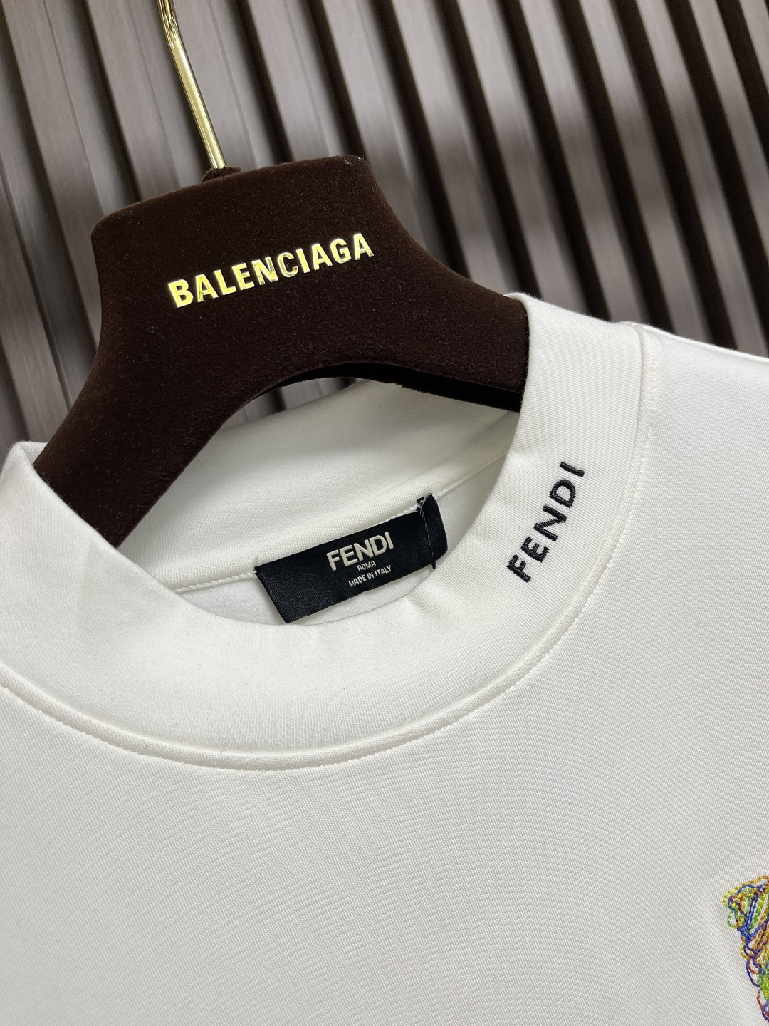 🛒🛒FENDI 2025SS早秋圆领长袖t恤，进口原版面料，顶级刺绣工艺字母图案logo，独特设计，上身